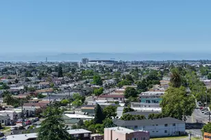 6677 Brann St, Oakland, CA 94605 - Photo 25