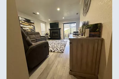 1067 Padre Dr 1, Salinas, CA 93901 - Photo 3