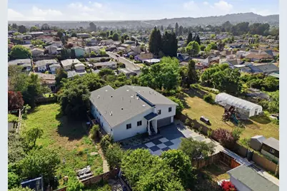 23051 &amp; 23051A Henry Ln, Hayward, CA 94541 - Photo 95