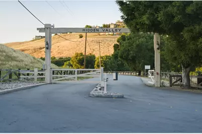 375 Hitch, Hollister, CA 95023 - Photo 81