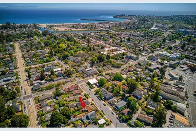 520 Ocean View Ave, Santa Cruz, CA 95062 - Photo 47