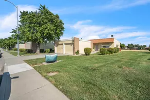 636 Yellowstone Dr, Vacaville, CA 95687 - Photo 1