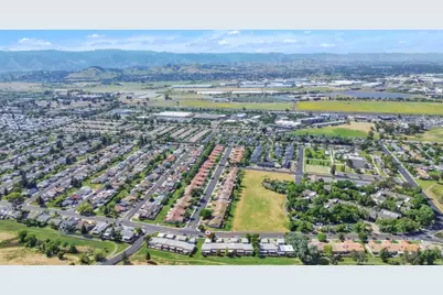 636 Yellowstone Dr, Vacaville, CA 95687 - Photo 21