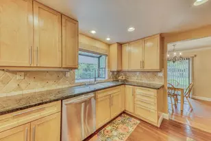 195 Del Monte Ln, Morgan Hill, CA 95037 - Photo 11
