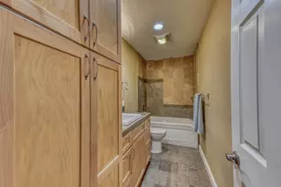 195 Del Monte Ln, Morgan Hill, CA 95037 - Photo 21