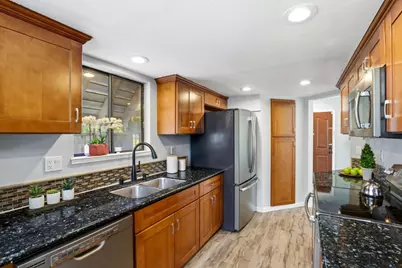 5560 Sunspring Cir, San Jose, CA 95138 - Photo 13