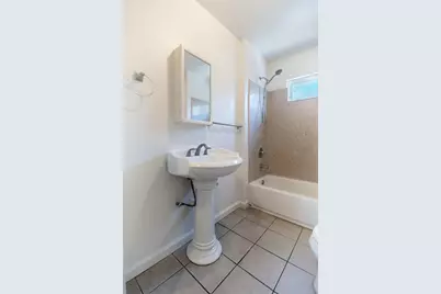 1382 Locust St, San Jose, CA 95110 - Photo 17