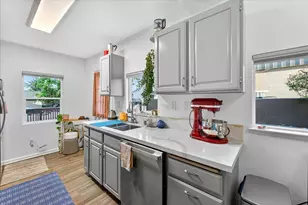 115 Catalpa St, Santa Cruz, CA 95062 - Photo 17