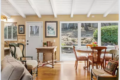 17 Loma Vista Pl, Monterey, CA 93940 - Photo 5