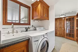 22141 Wallace Dr, Cupertino, CA 95014 - Photo 37