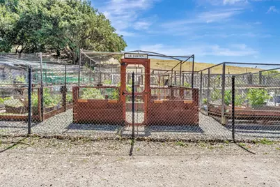 5555 Cribari Cir, San Jose, CA 95135 - Photo 27