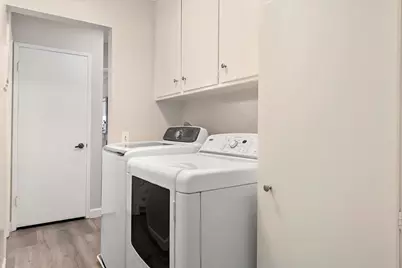 20805 Greenleaf Dr, Cupertino, CA 95014 - Photo 19