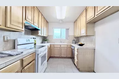 2294 Tomlin Way, San Jose, CA 95133 - Photo 13