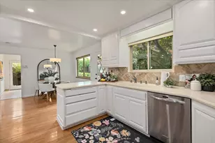 216 Montclair Rd, Los Gatos, CA 95032 - Photo 11