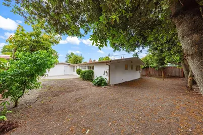 702 Lakefair Dr, Sunnyvale, CA 94089 - Photo 15