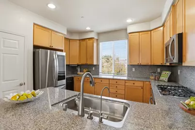 1637 Mabury Rd, San Jose, CA 95133 - Photo 15