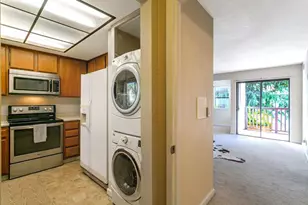 771 Williamsburg Way B, Gilroy, CA 95020 - Photo 5