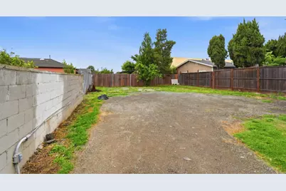 8715 E St, Oakland, CA 94621 - Photo 33