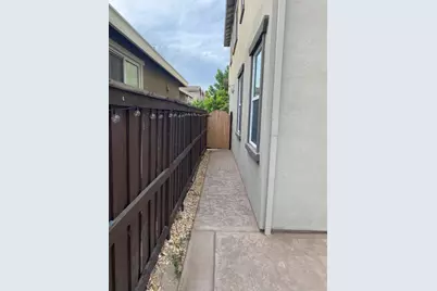 1878 Plumas Dr, Lathrop, CA 95330 - Photo 27