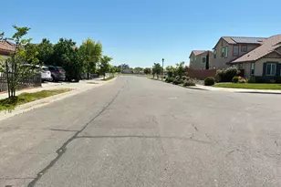 1444 San Pedro St, Los Banos, CA 93635 - Photo 5