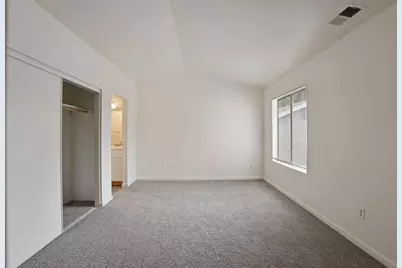 1888 Saint Lakes Way, Stockton, CA 95206 - Photo 13
