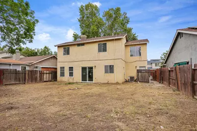 1888 Saint Lakes Way, Stockton, CA 95206 - Photo 25