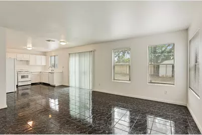 1888 Saint Lakes Way, Stockton, CA 95206 - Photo 9