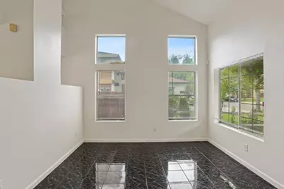 1888 Saint Lakes Way, Stockton, CA 95206 - Photo 5