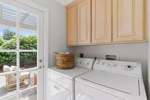 8 Almendra Ln, Los Altos, CA 94022 - Photo 25