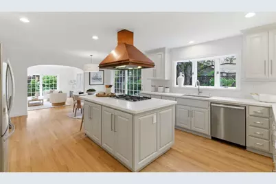 8 Almendra Ln, Los Altos, CA 94022 - Photo 3