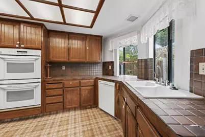 20683 Greenleaf Dr, Cupertino, CA 95014 - Photo 17