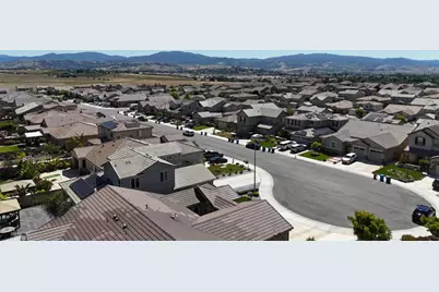 1515 Goldenstar Ct, Hollister, CA 95023 - Photo 9