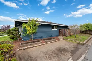 2060 Touraine Ln, Half Moon Bay, CA 94019 - Photo 9
