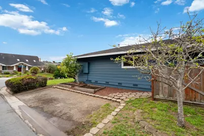 2060 Touraine Ln, Half Moon Bay, CA 94019 - Photo 9