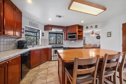 19862 Paso Robles Ave, Redding, CA 96003 - Photo 9