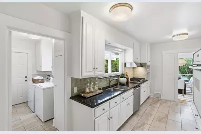 131 Barroilhet Ave, San Mateo, CA 94401 - Photo 11
