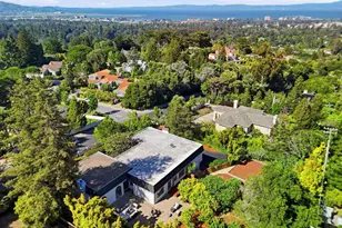 555 Chateau Dr, Hillsborough, CA 94010 - Photo 55