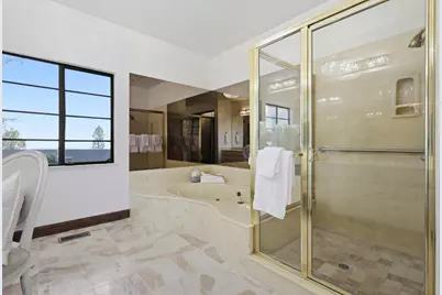 555 Chateau Dr, Hillsborough, CA 94010 - Photo 29