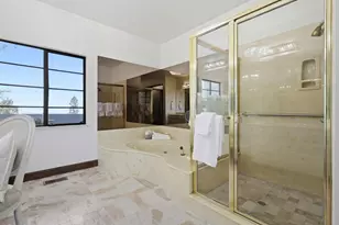 555 Chateau Dr, Hillsborough, CA 94010 - Photo 29