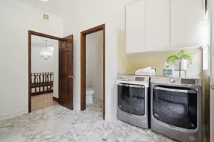555 Chateau Dr, Hillsborough, CA 94010 - Photo 37