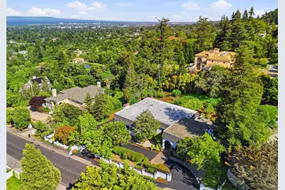 555 Chateau Dr, Hillsborough, CA 94010 - Photo 57