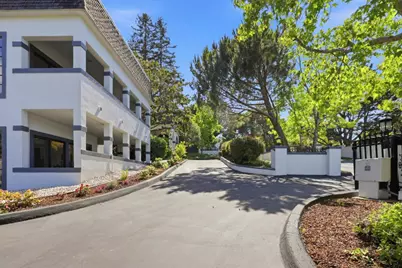 555 Chateau Dr, Hillsborough, CA 94010 - Photo 45