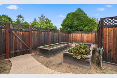 19728 Northampton Dr, Saratoga, CA 95070 - Photo 31