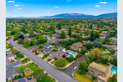 19728 Northampton Dr, Saratoga, CA 95070 - Photo 37