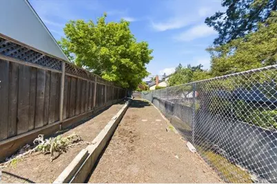 1561 Virginia Ave, Redwood City, CA 94061 - Photo 35