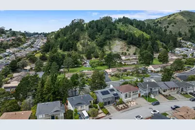 1125 Rainier Ave, Pacifica, CA 94044 - Photo 59