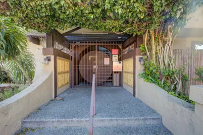 711 S Bayshore Blvd 10, San Mateo, CA 94401 - Photo 3