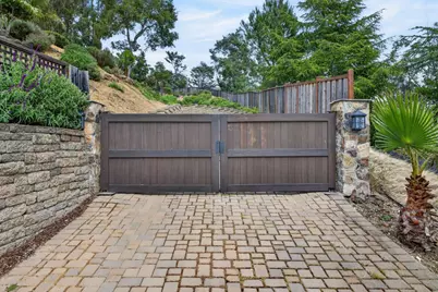 15 Jewell Pl, Hillsborough, CA 94010 - Photo 3