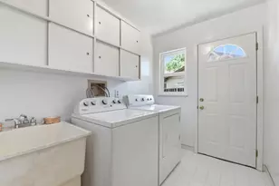 18961 Fernbrook Ct, Saratoga, CA 95070 - Photo 33
