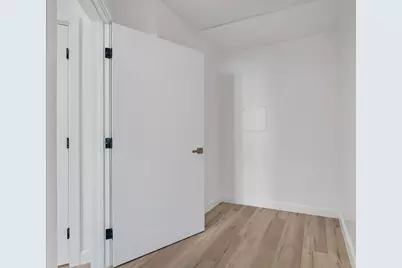 889 McLellan Dr 205, South San Francisco, CA 94080 - Photo 27